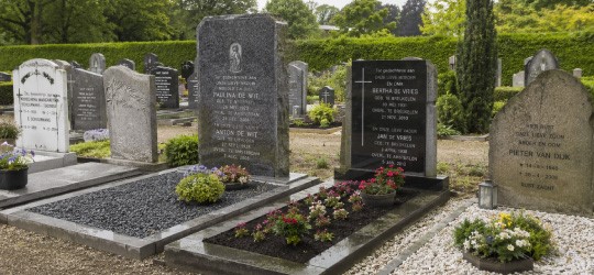 Grafsteen schoonmaken