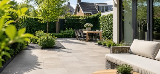 Terras en tuintegels schoonmaken